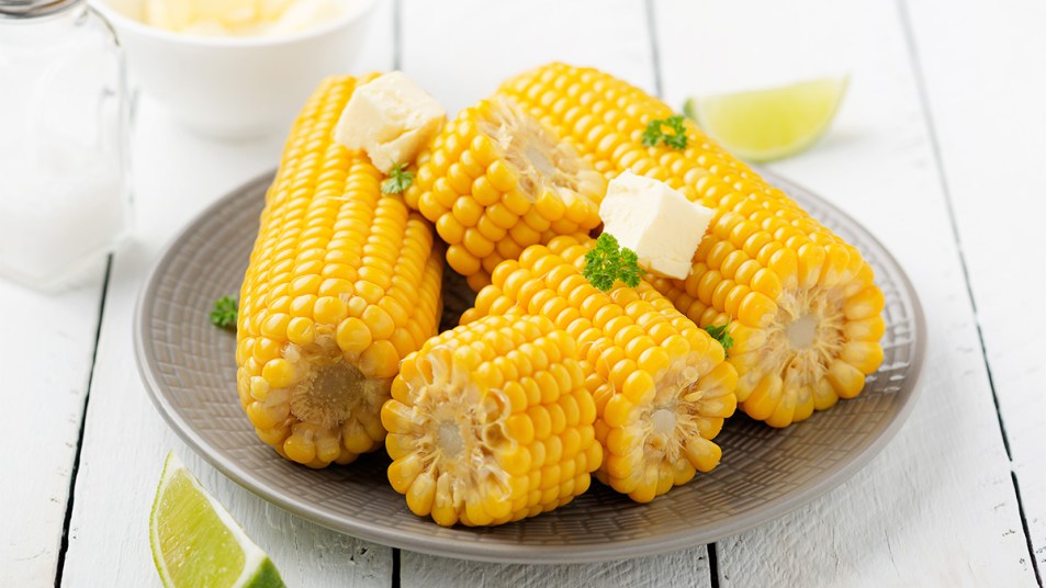 How to reheat corn_featured image