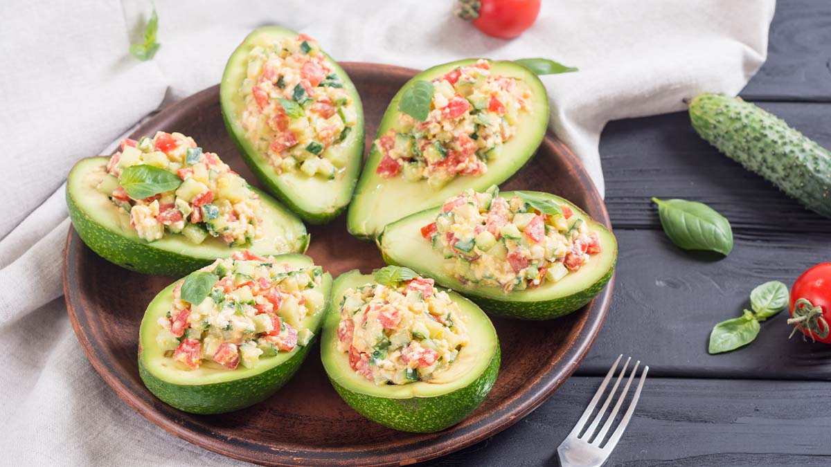 Avocado Boats Recipe Is a Yummy Lunch Dish That Preps in Just 20 Minutes