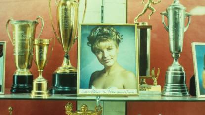 Picture frame and trophies; Twin Peaks Cast