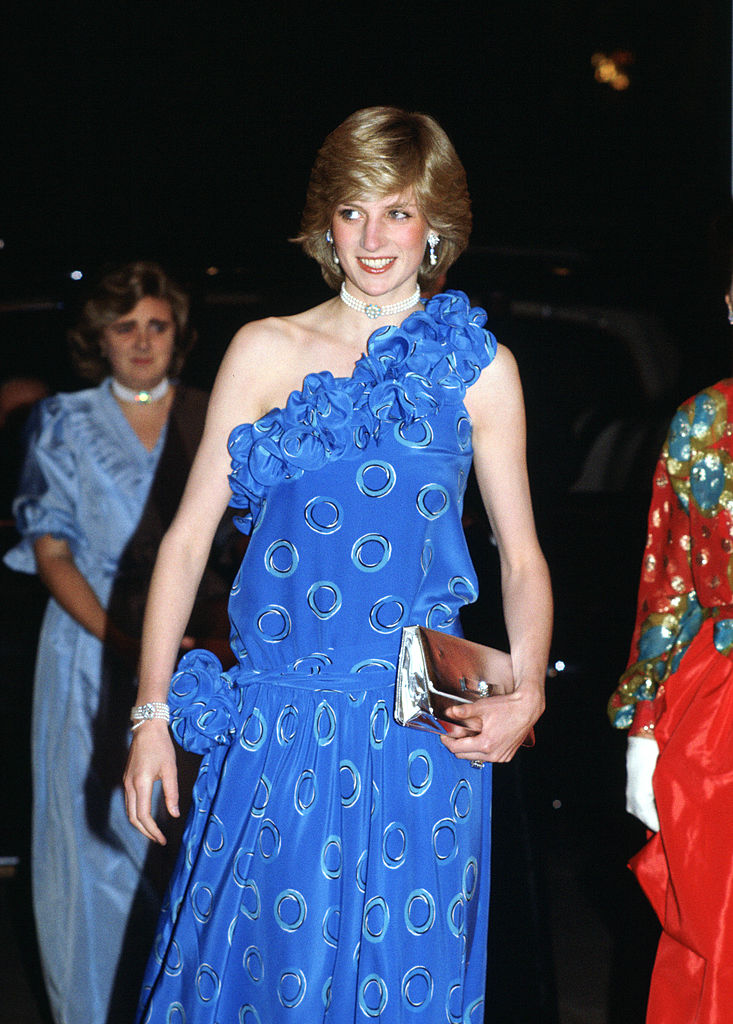 16 Photos of Princess Diana That Show Her Changing From Shy Teenager to ...