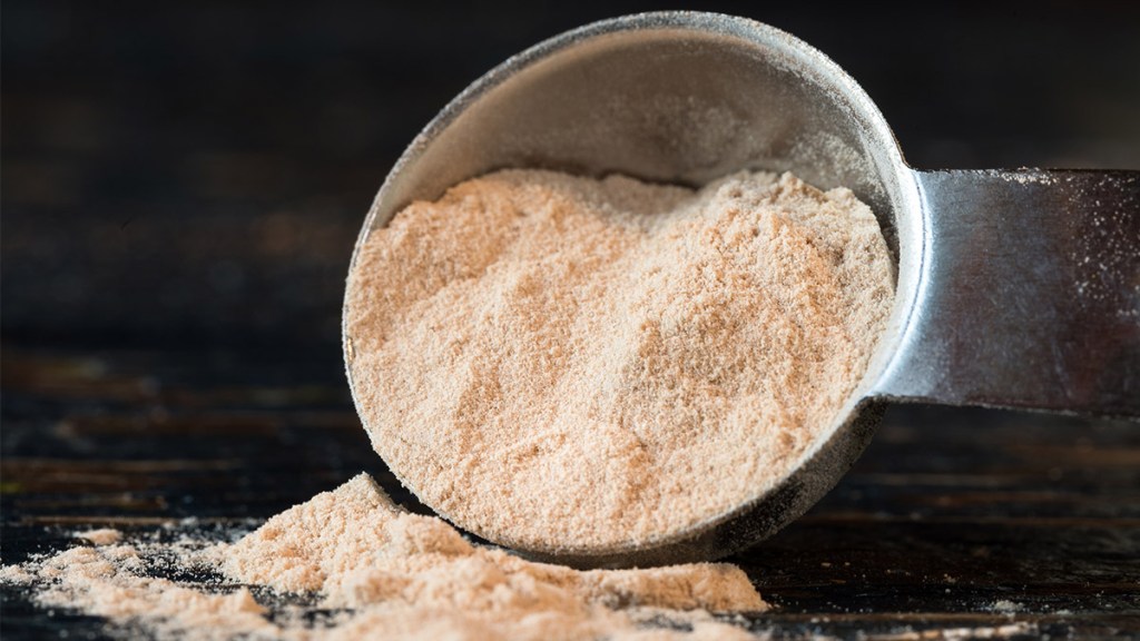 spoonful of lucuma powder; lucuma powder benefits