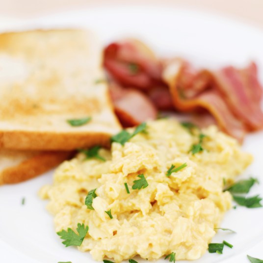 Can You Reheat Scrambled Eggs In The Microwave How To Reheat Scrambled Eggs So They Re Light And Fluffy