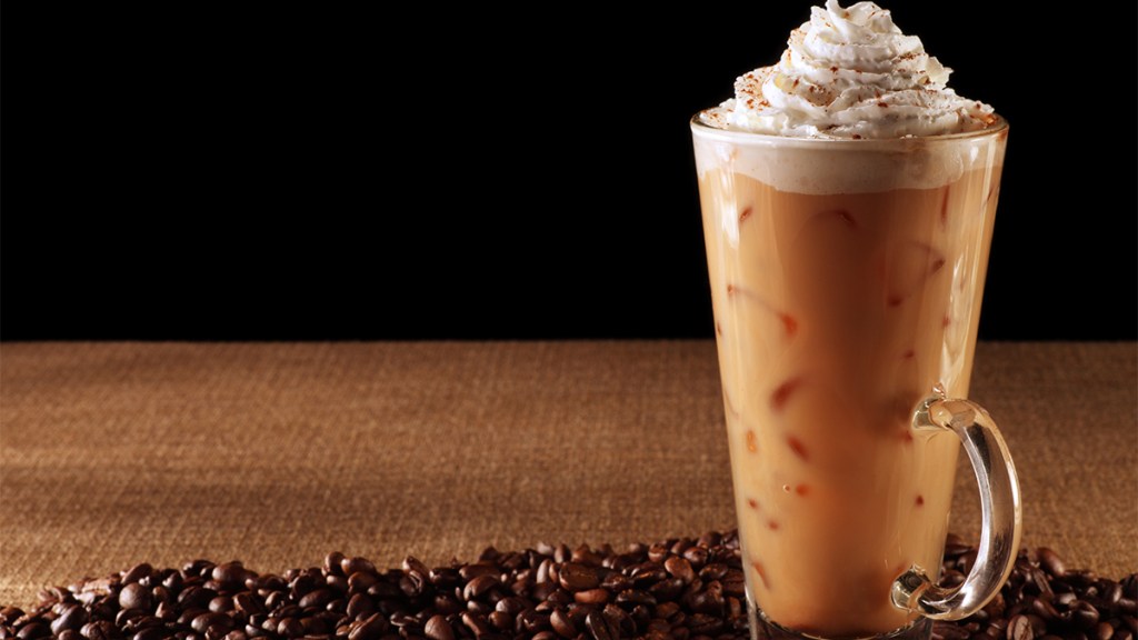 iced coffee with skinny syrups: best snacks for weight loss
