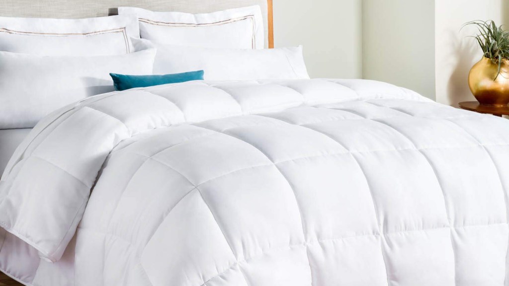 The Best Lightweight Comforter You Can Buy For Hot Sleepers