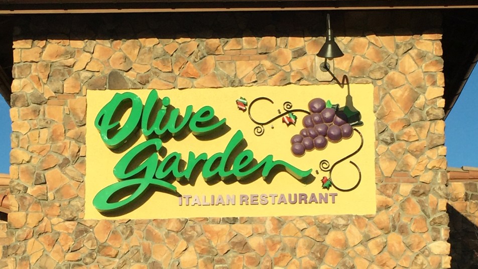 olive garden chain sign