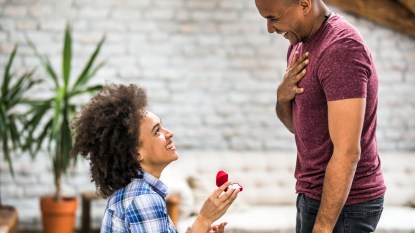 Woman proposing to her boyfriend