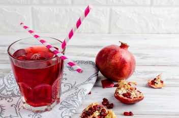 pomegranate juice helps prevent cervical cancer
