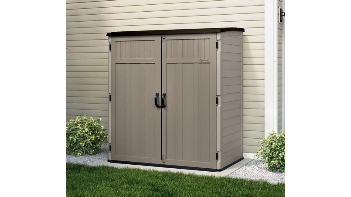 Small storage shed