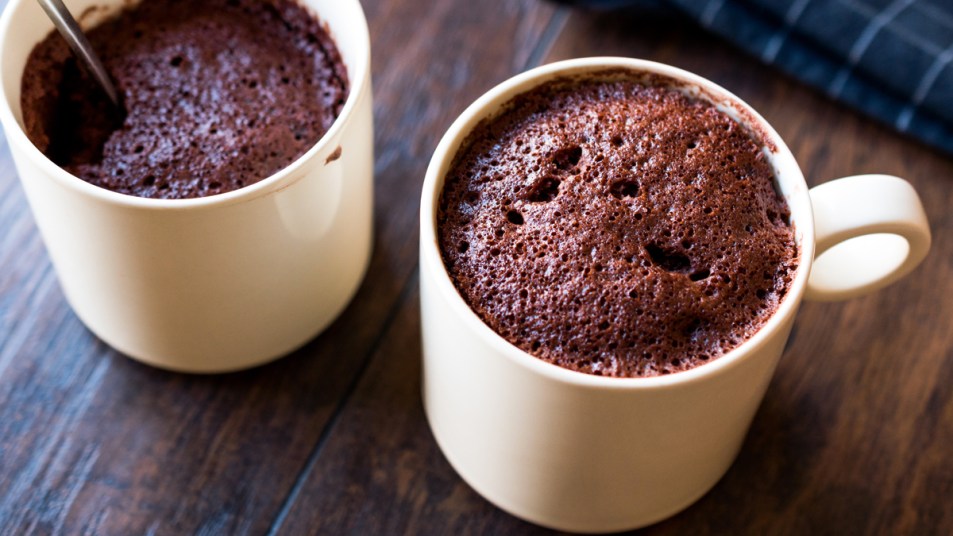 How to Make 2 Ingredient Oreo Mug Cake - First For Women