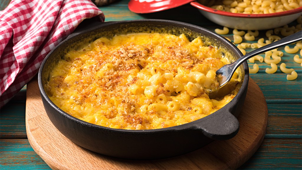 A recipe for Cast Iron Skillet Mac and Cheese as part of guide on how to reheat it