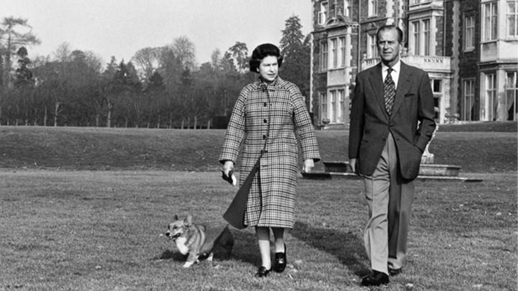 Queen Elizabeth and Prince Philip with their dog
