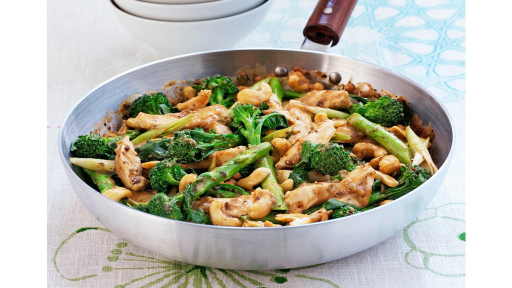Chicken with Broccoli and Cashews