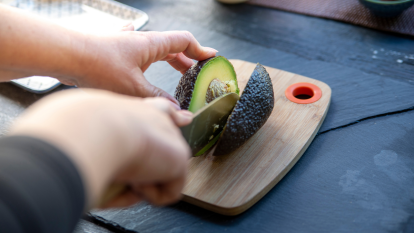 remove-avocado-pit-by-cutting-sideways