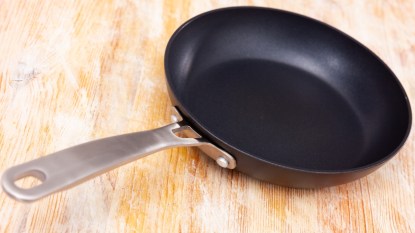 A clean nonstick pan after knowing how to clean nonstick pans