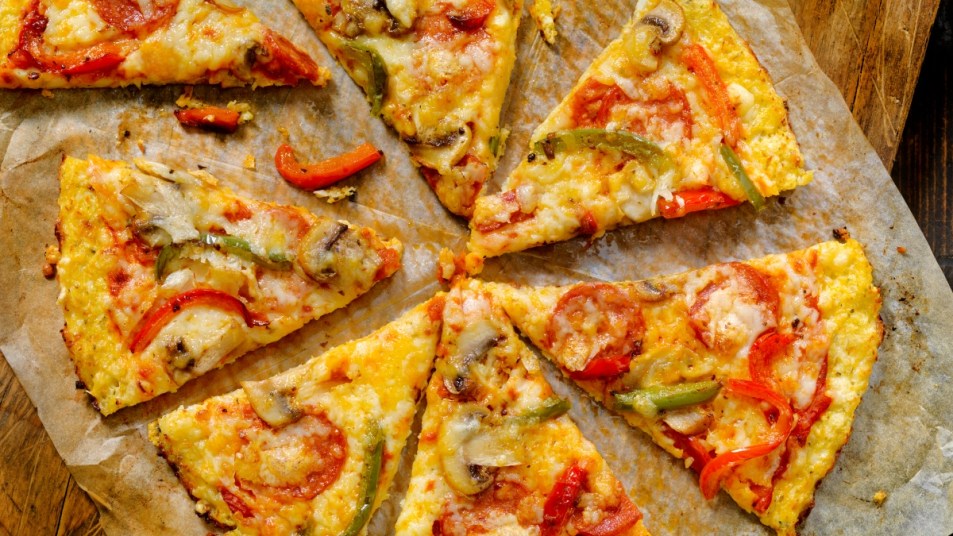 cauliflower pizza, a flexitarian diet option