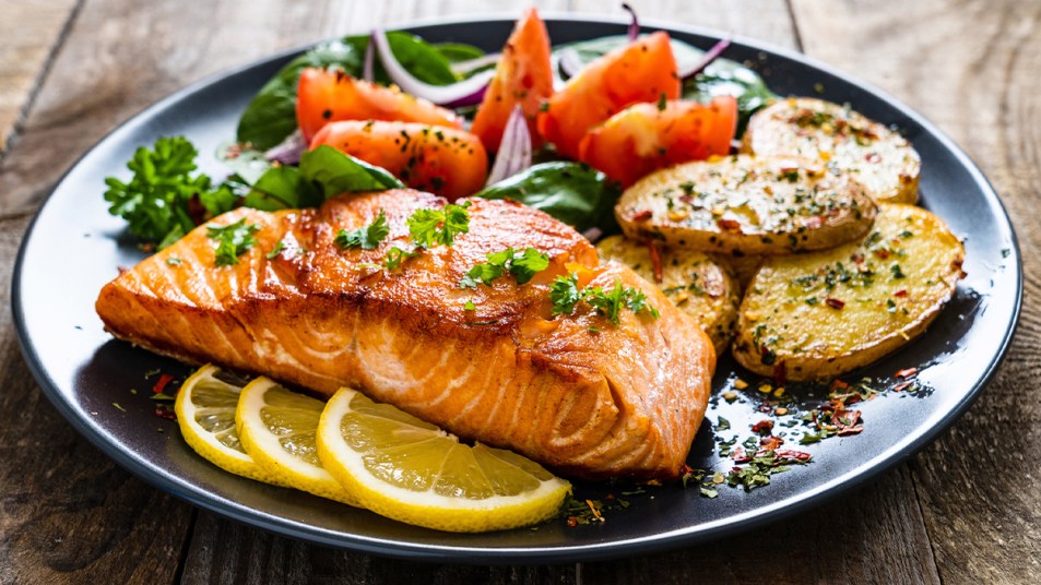 How to cook salmon in an air fryer story image