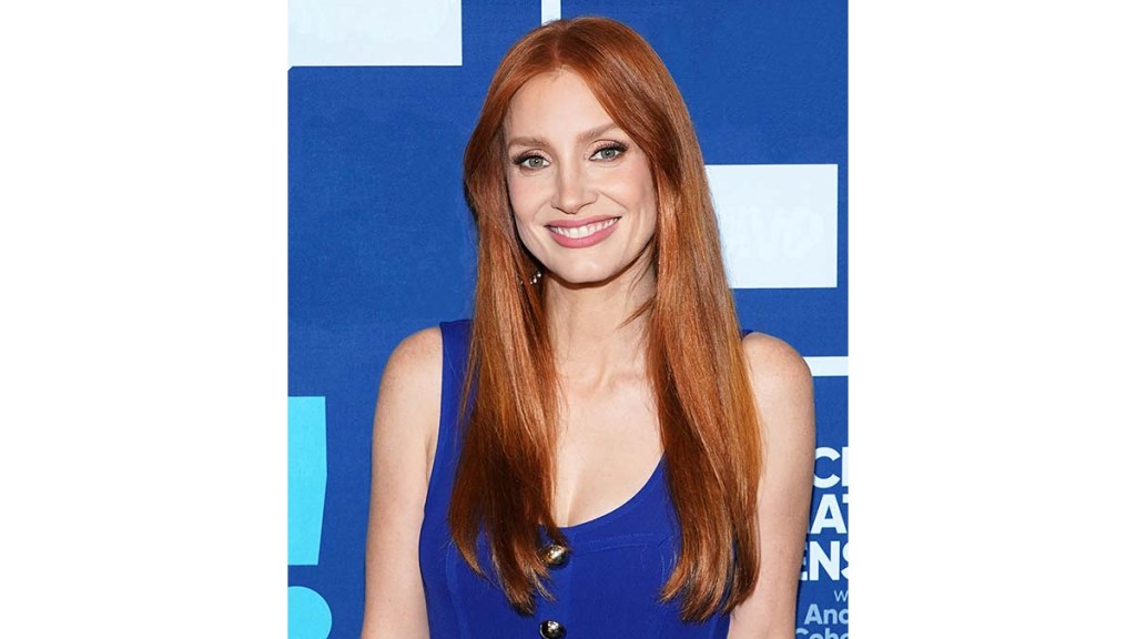Jessica-Chastain-with-straight-hair
