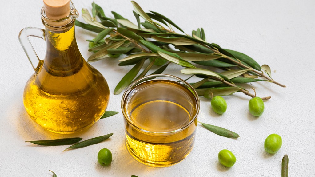 jar of olive oil (can the Mediterranean diet help you lose weight)