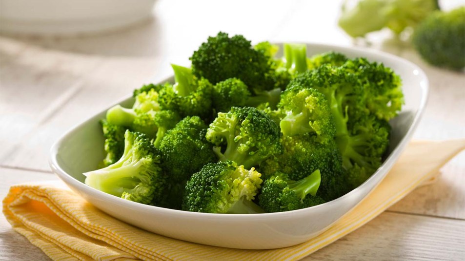 Steamed fresh broccoli