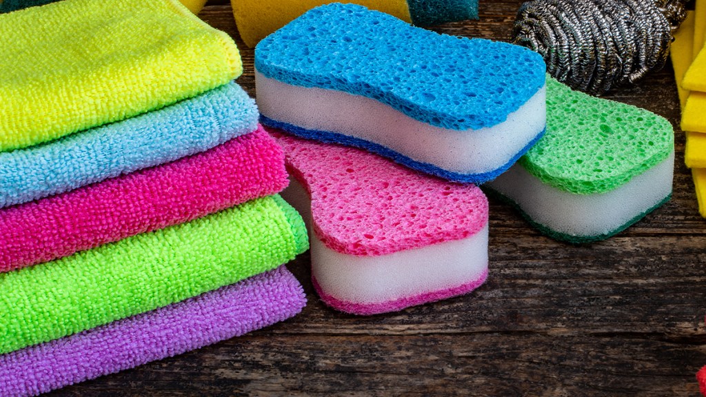 kitchen rags and sponges:dirtiest places in the house