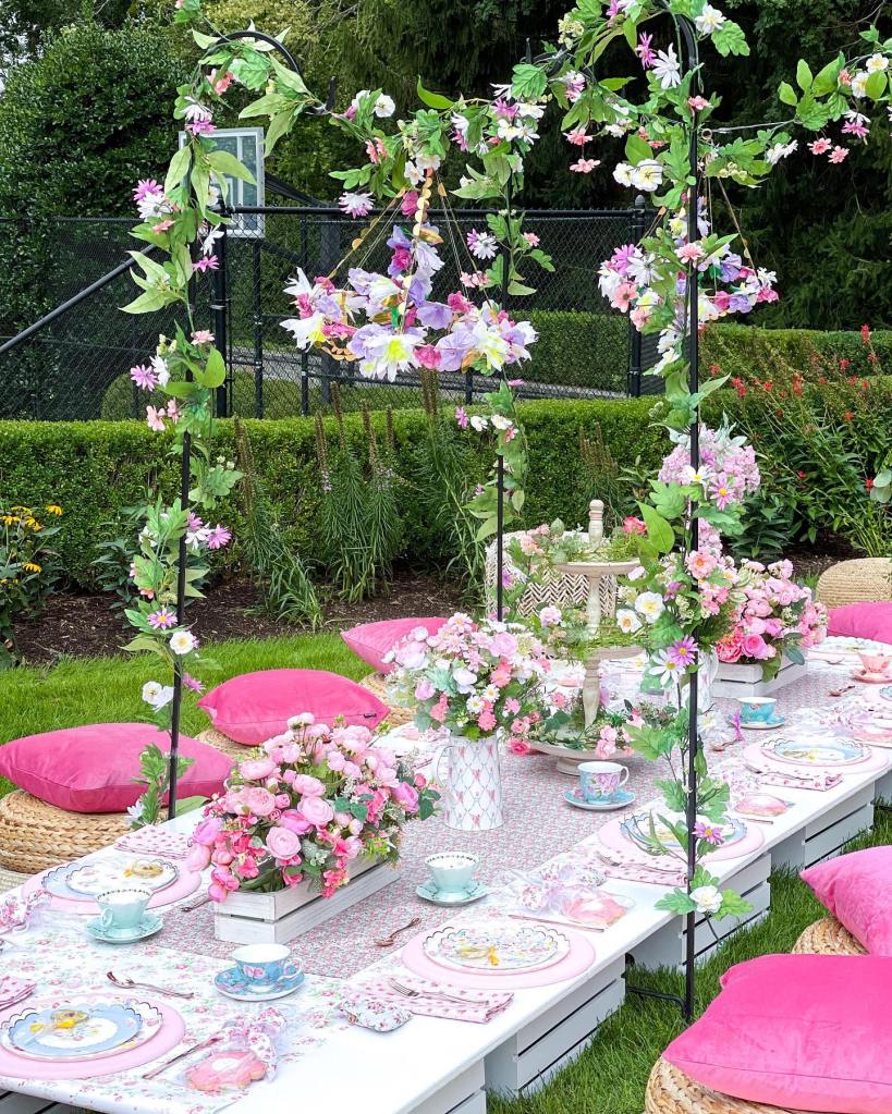 Garden party table setup