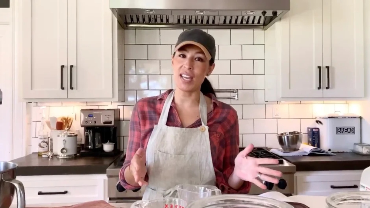 Joanna Gaines Loves Cooking With Her 5 Kids! See Photos of Her Stunning Waco Kitchen 