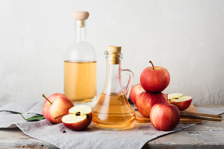 apple cider vinegar for a hand soak recipe that helps relieve dry, cracked skin