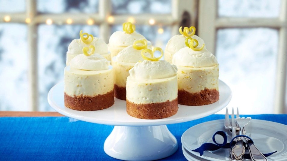 Mini Lemon Gingersnap Cheesecakes