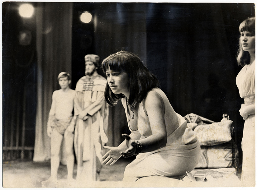Nineteen-year-old Helen Mirren plays Cleopatra In The National Youth Theatre Production At The Old Vic, 1965