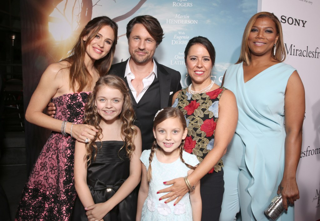 Actresses Jennifer Garner and Kylie Rogers, actor Martin Henderson, actress Courtney Fansler, director Patricia Riggen and actress Queen Latifah attend the premiere of 'Miracles from Heaven,' 2016