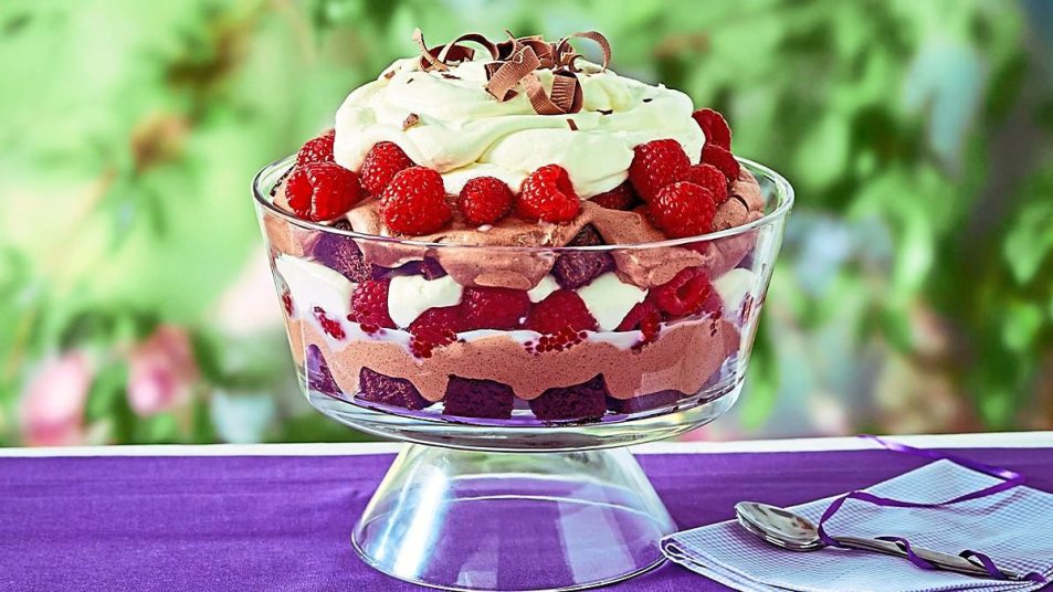 Raspberry Brownie Dream Trifle sit on a plate wanting to be eaten
