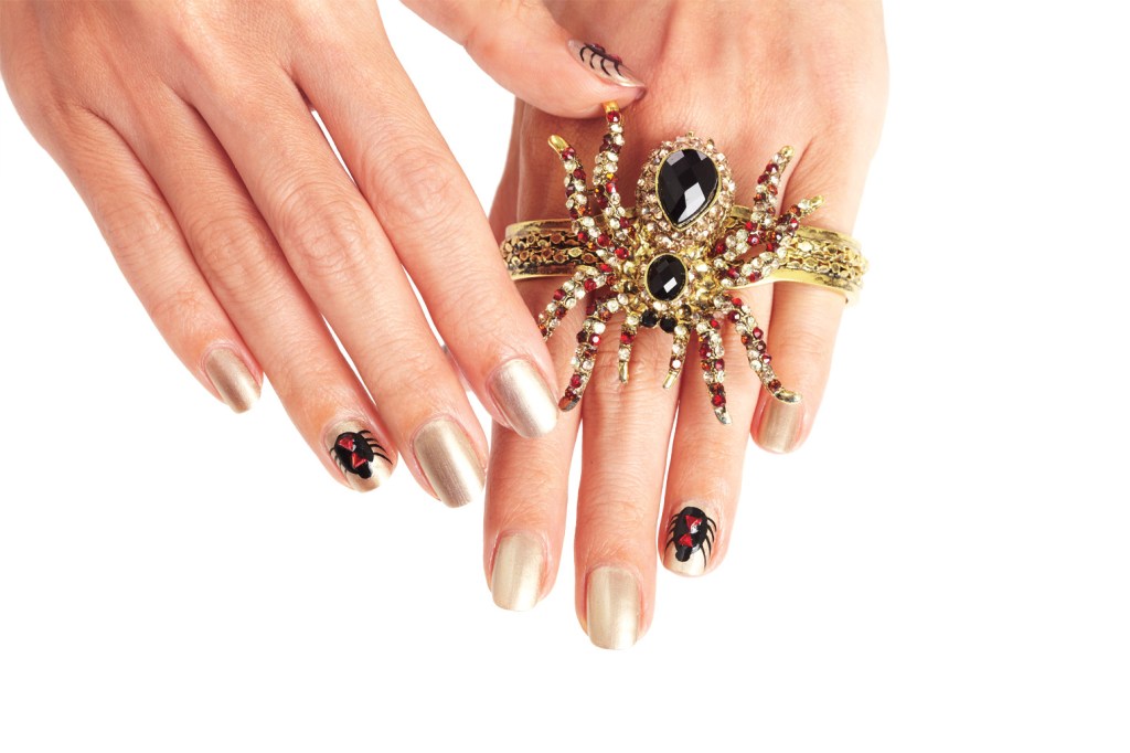 Gold spider nails