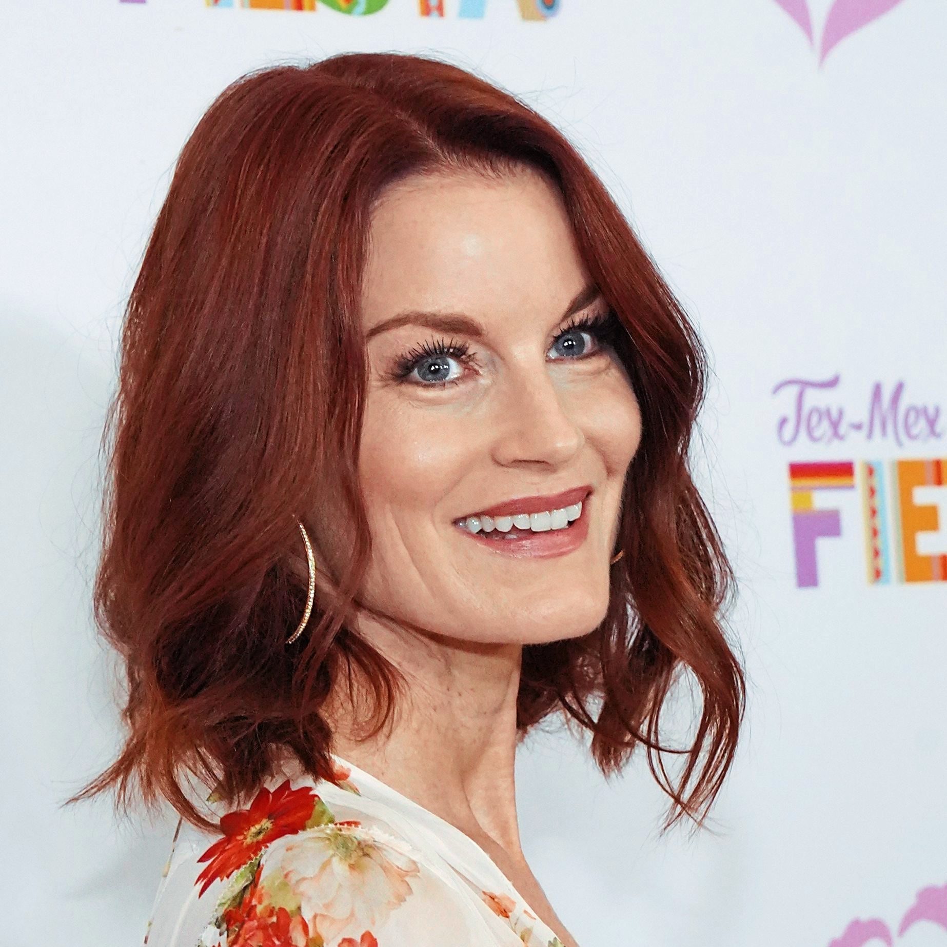 Laura Leighton with an above-the-shoulder haircut