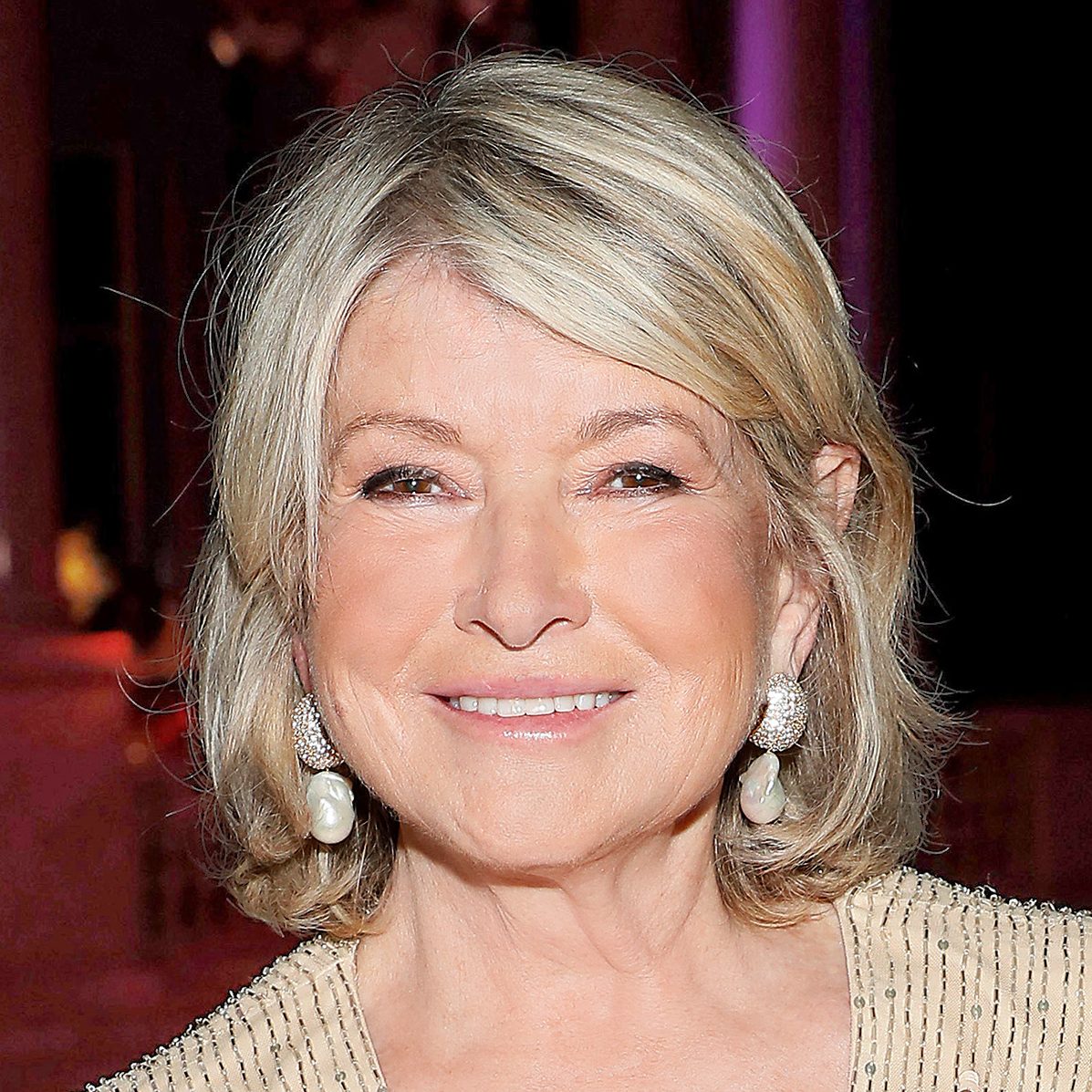 Martha Stewart with a shoulder-length hairstyle that's one of the best haircuts for thin hair