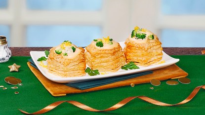 Cheesy Broccoli Puff Pastry Cups