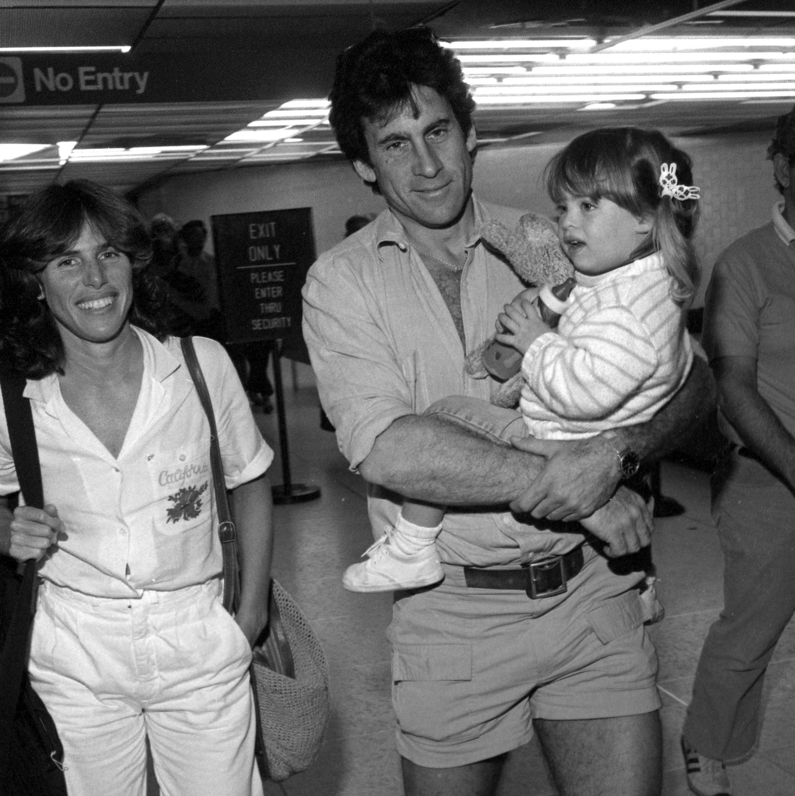 Paul Michael Glaser with wife Elizabeth Glaser and daughter, 1981