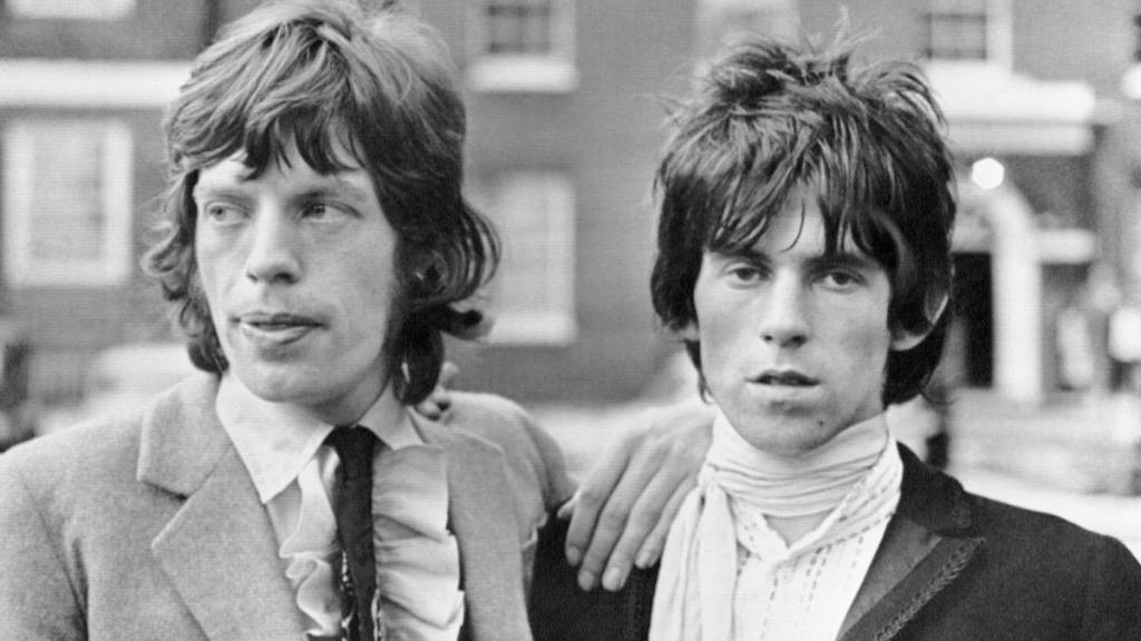 Mick Jagger Young: Mick Jagger and Keith Richards pose for photo