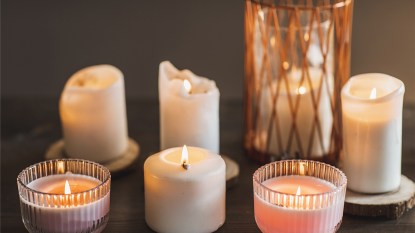 group of candles burning: what makes a candle burn longer