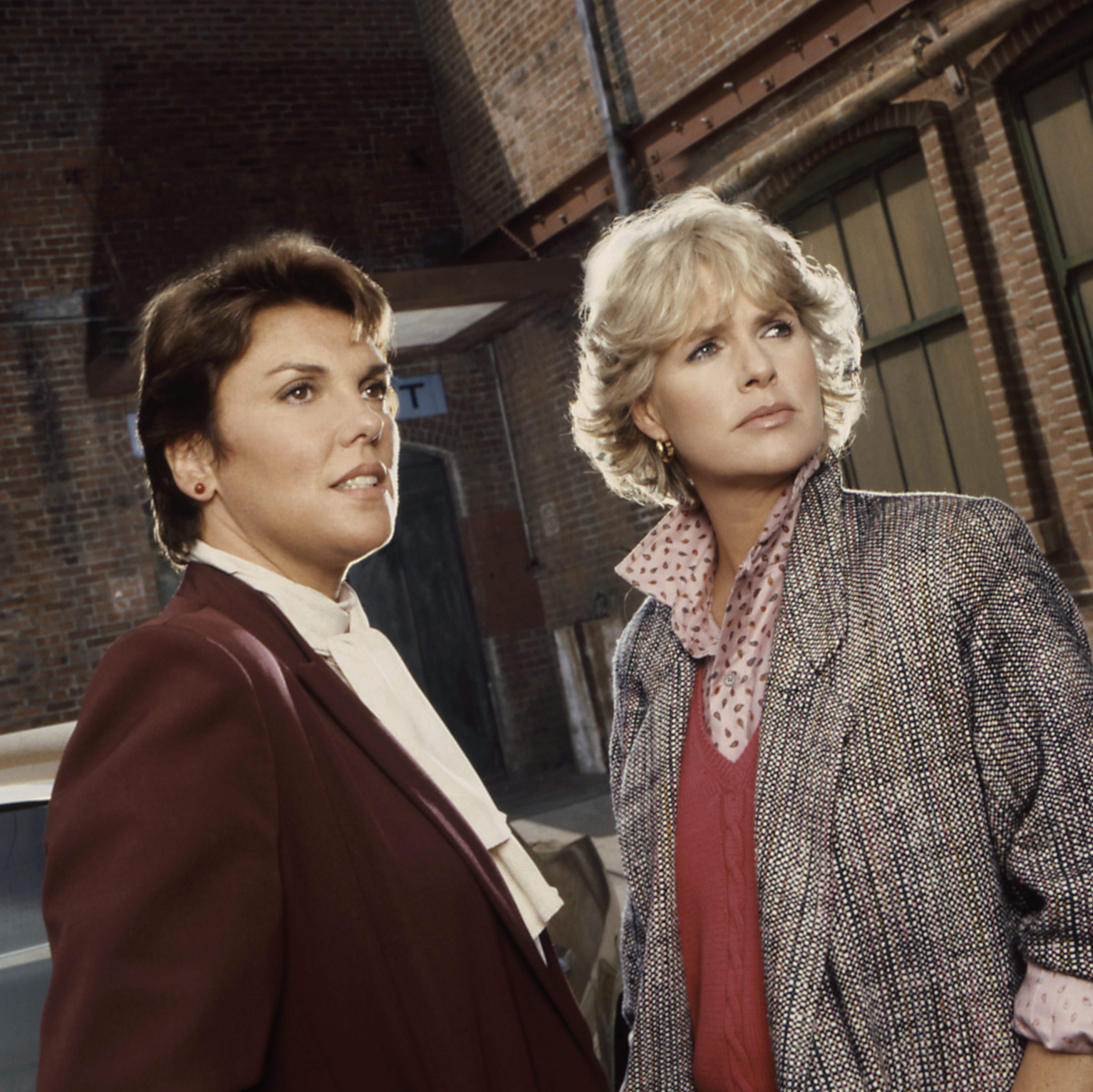 Tyne Daly and Sharon Gless on set of Cagney and Lacey, 1987