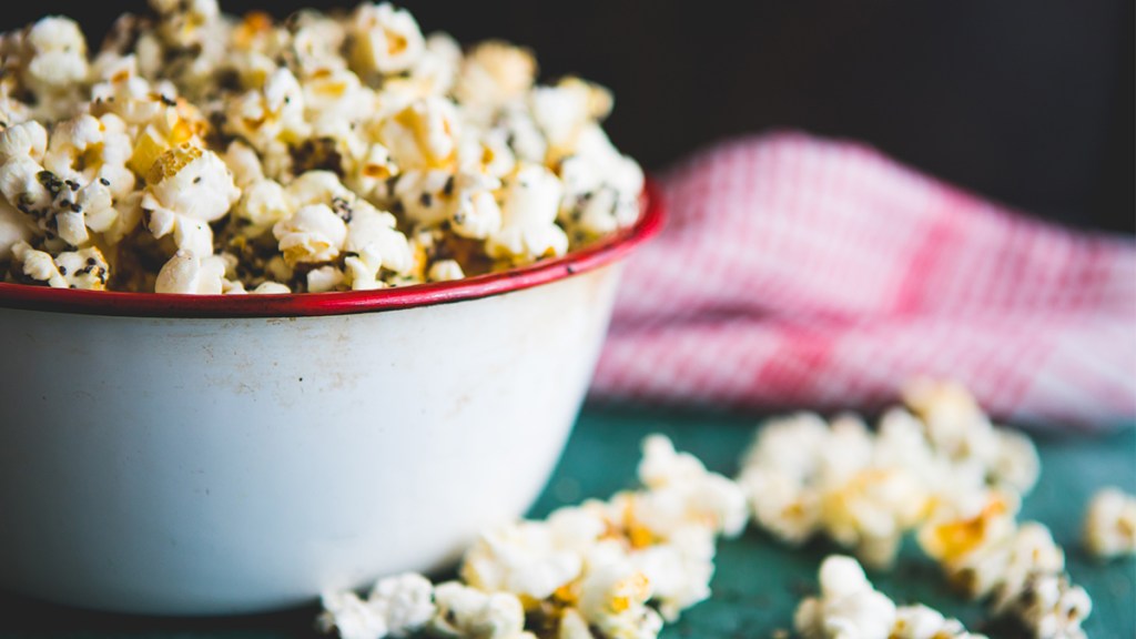 popcorn topped with nutritional yeast; nutritional yeast benefits
