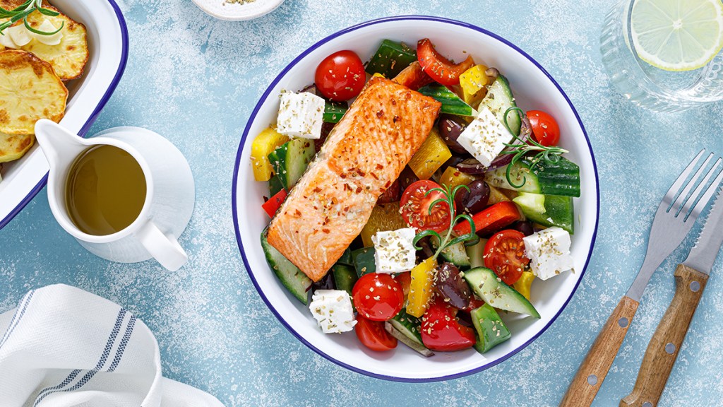 Greek salad with salmon: top diets of 2023