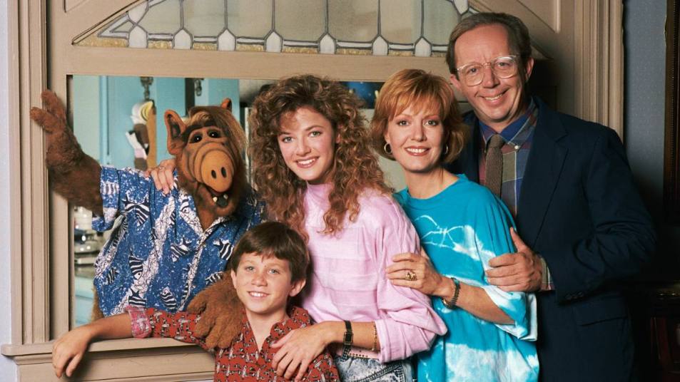 Max Wright, Anne Schedeen, Benji Gregory, Andrea Elson and Paul Fusco in ALF (1986)