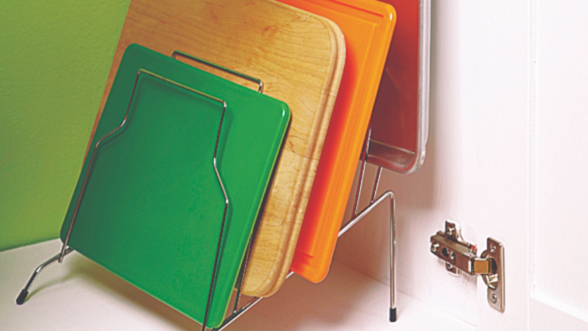 how to safely store clean cutting boards: in a file organizer