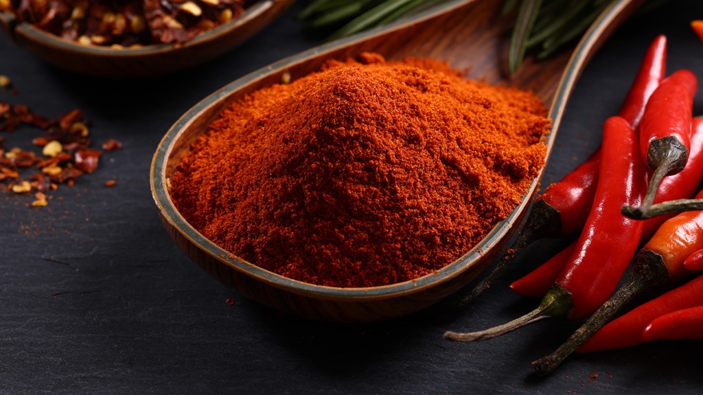 dish of cayenne pepper; does turmeric help with weight loss? 