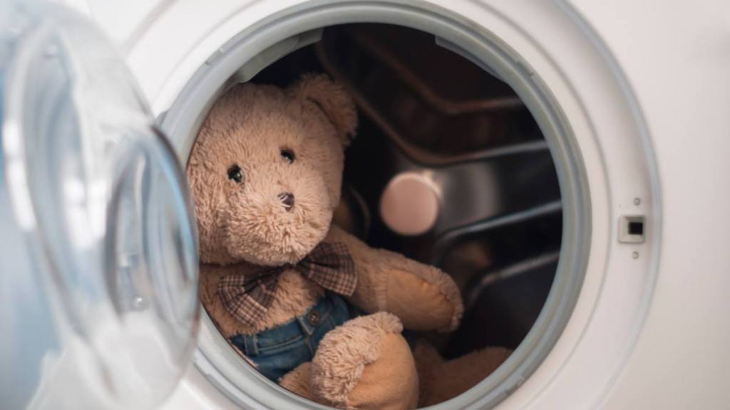 Uses for Pantyhose: Teddy Bear in the washing machine