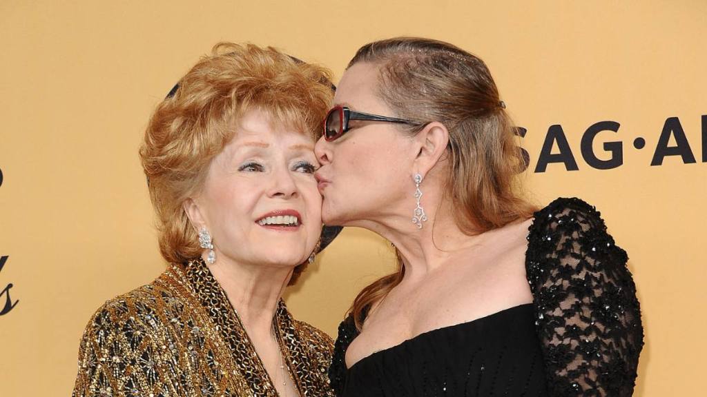 Carrie Fisher young and Debbie Reynold in 2015