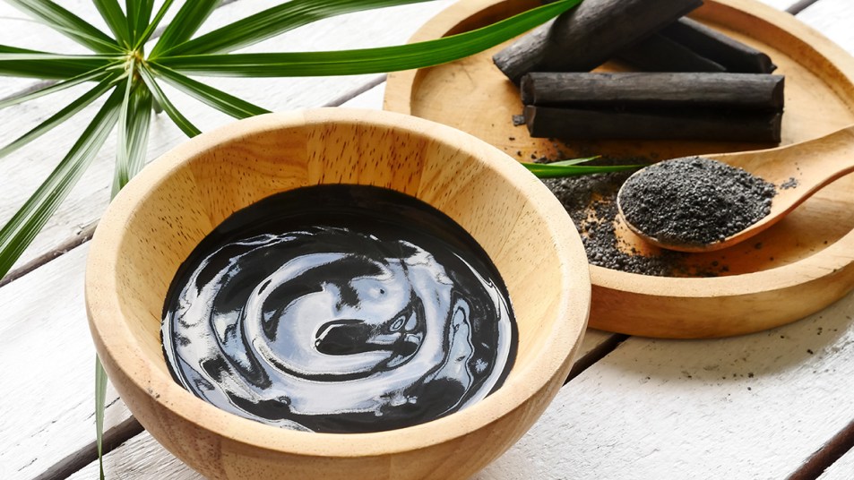 Activated charcoal that can be used in smoothies