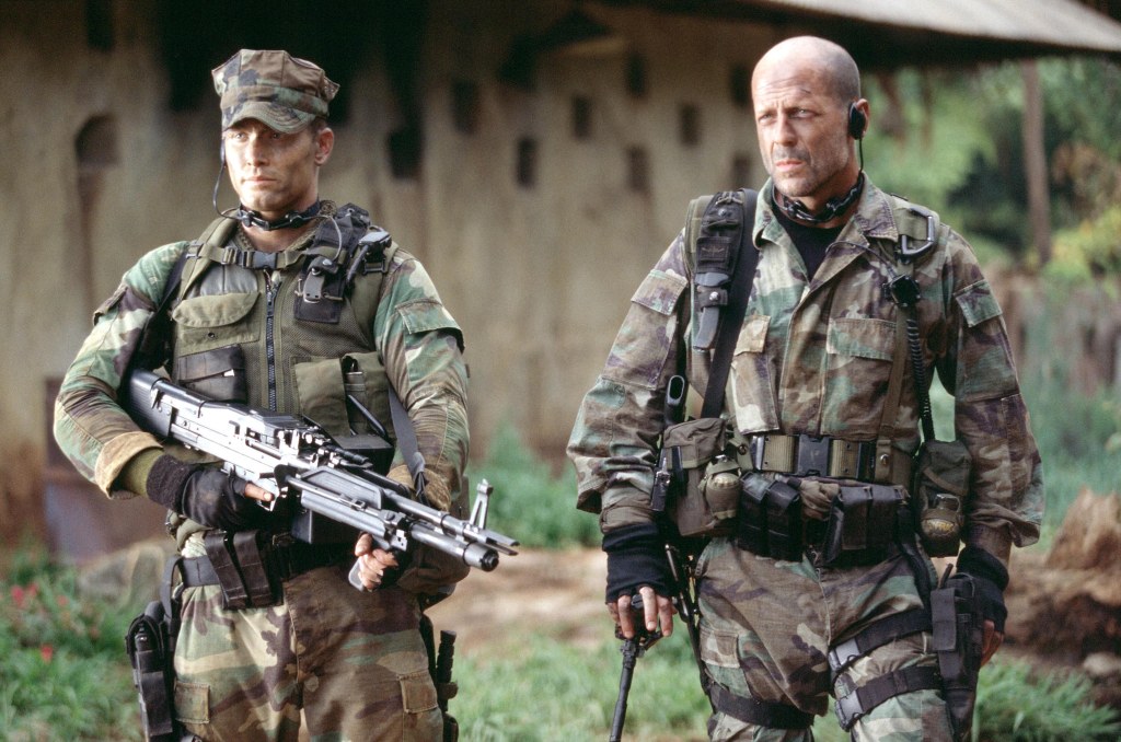 Cole Hauser and Bruce Willis in the movie Tears of the Sun