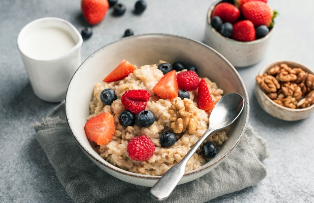 Oatmeal with berries for stroke prevention