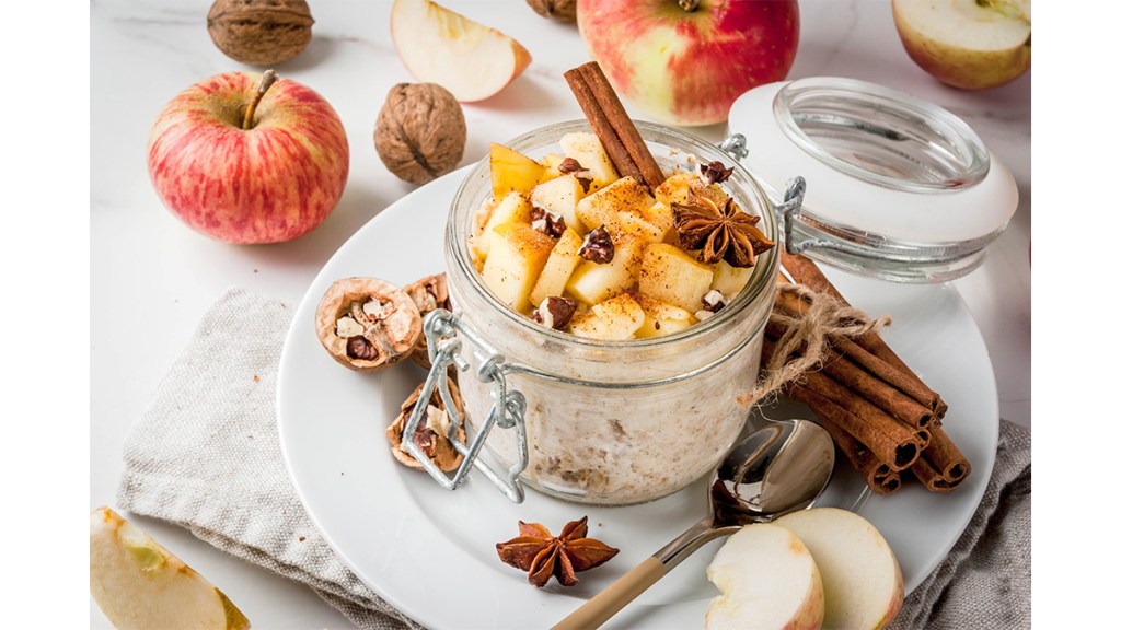 A recipe for Apple Maple Overnight Oats as part on story addressing the question: "Can you eat oats raw?"